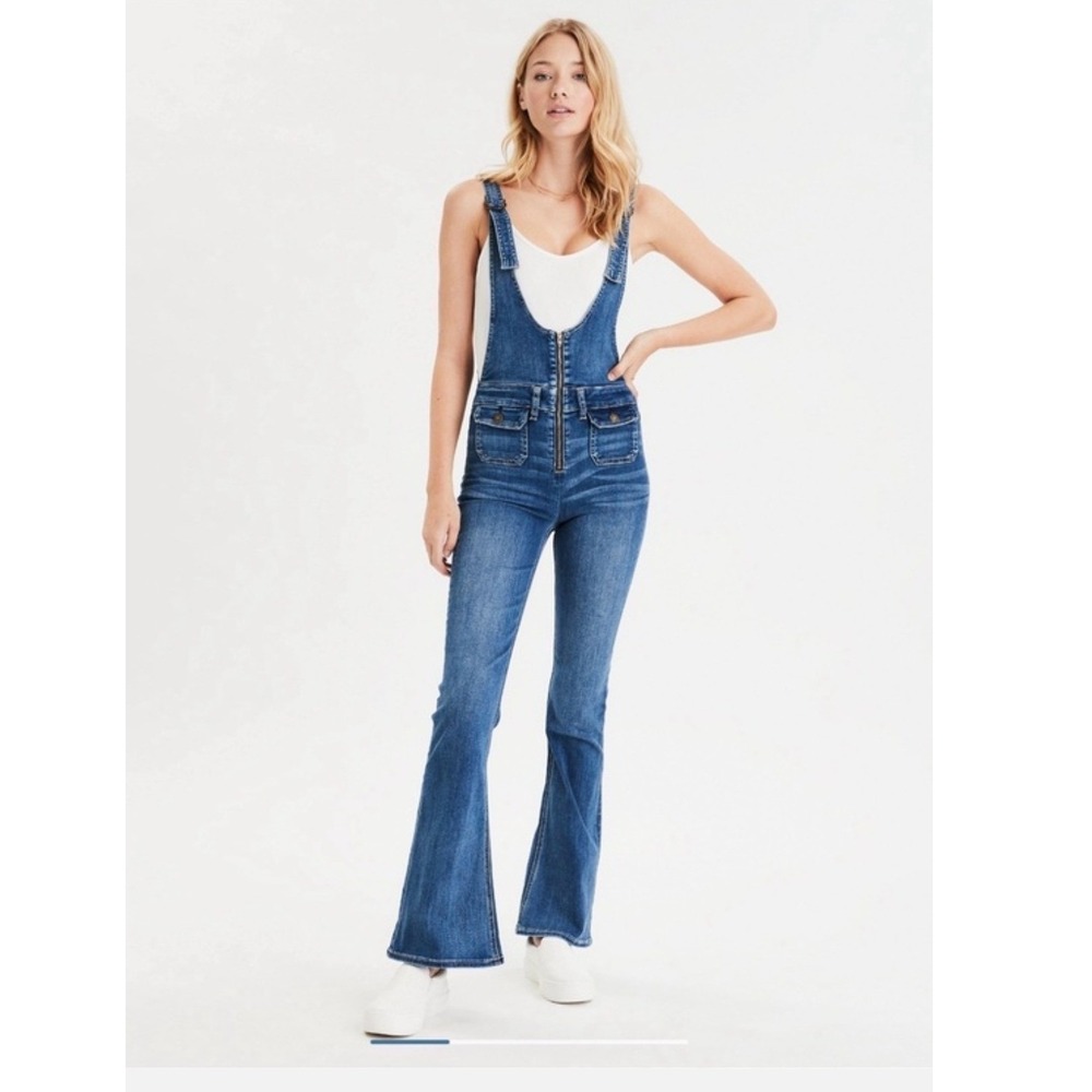 American Eagle Super Stretch Flare Overalls Medium Wash Front Zip Denim 00 Reg